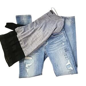 vintage EUC Levis size 27 destressed‎ straight leg jeans